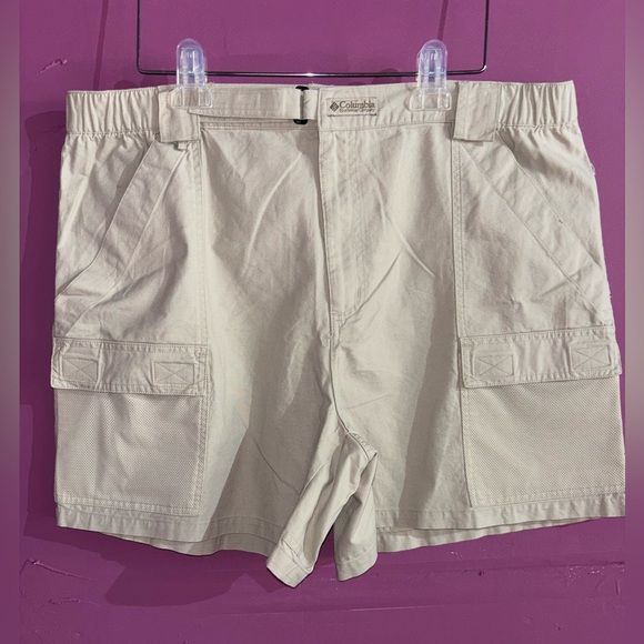 Columbia Men's Light Gray Cargo Shorts - Picture 1 of 7
